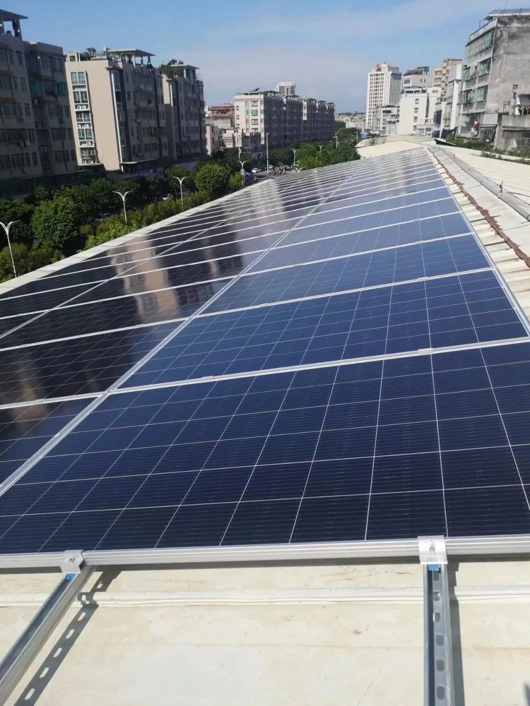 to The Power of The Sun Light up Life Solar Panel Canadian/Longi/Jinko/Ja Solar/Risen/Trinasolar/Yingli/Hanwha 585W 590W 595W 600W 605W 610W 615W 620W 625W 630W